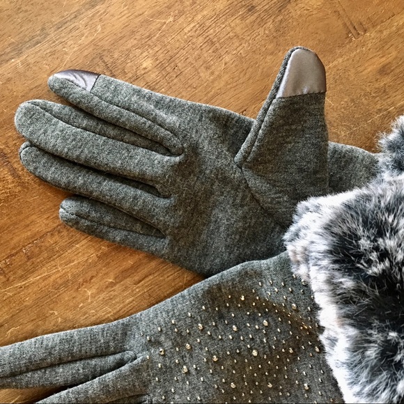 NWT Gray Faux Fur Trim Touchscreen Gloves - Picture 4 of 4